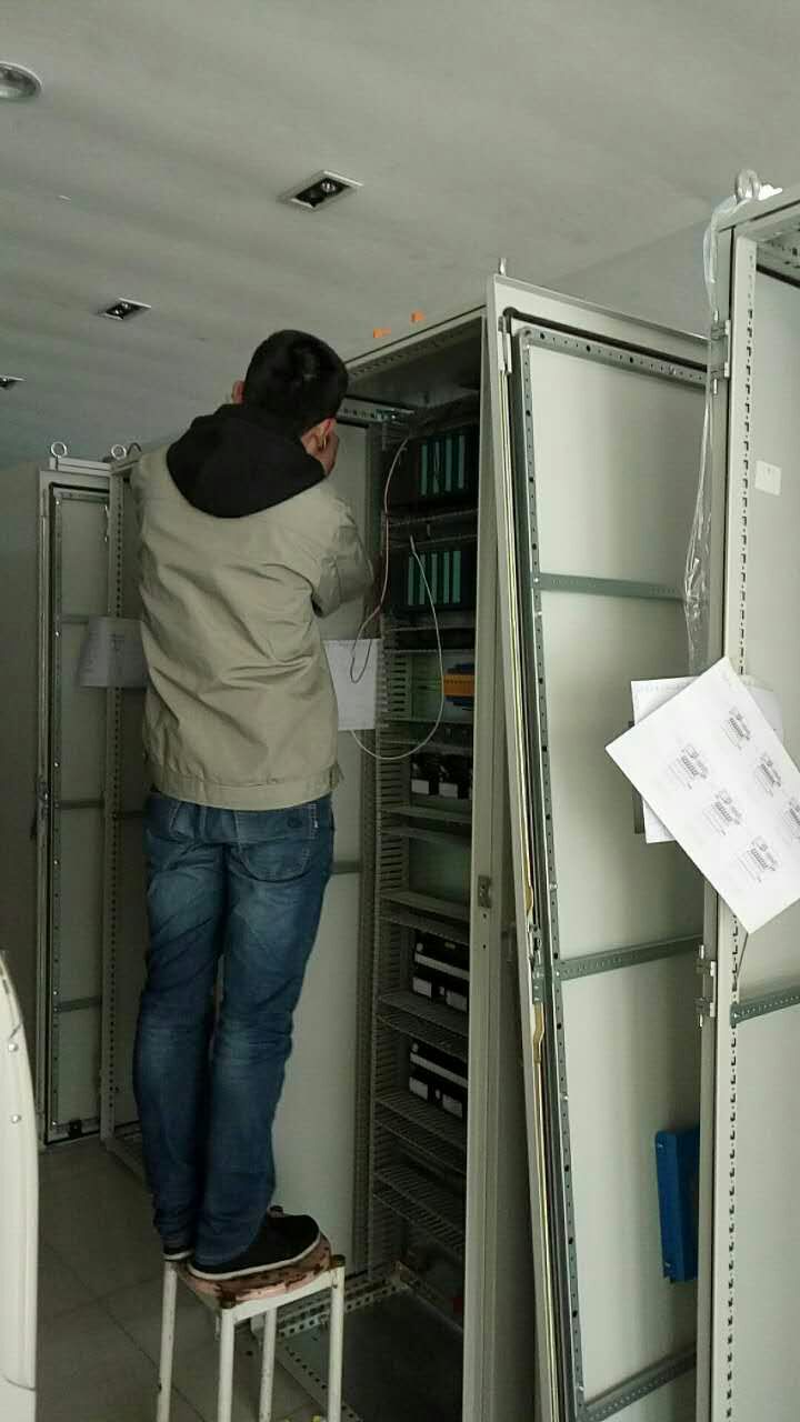 1-1ZHG44922T1.jpg